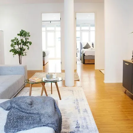 Niro I Design Apartment, Modern, Ebenerdig, 3 Schlafzimmer 아파트 바인하임