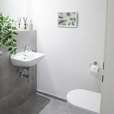 Niro I Design Apartment, Modern, Ebenerdig, 3 Schlafzimmer 아파트 바인하임