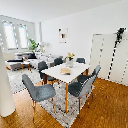 Niro I Design Apartment, Modern, Ebenerdig, 3 Schlafzimmer Apartman Weinheim